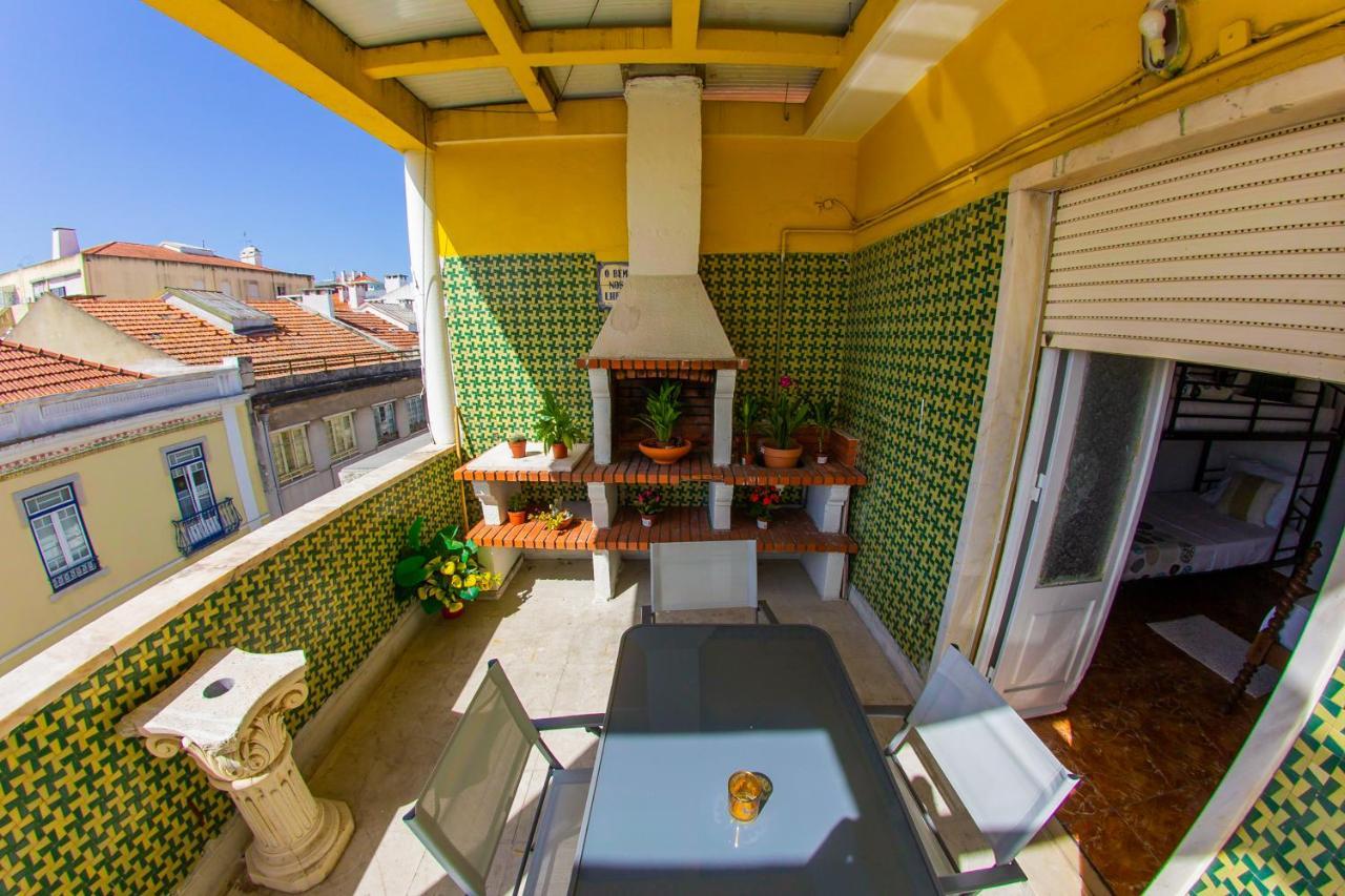 Albergue Lar Dois Coracoes Algés Exterior foto